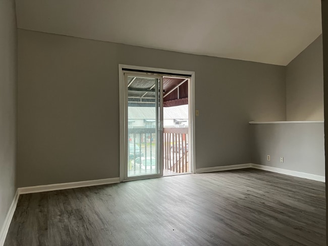 Building Photo - 755 Burcale Rd