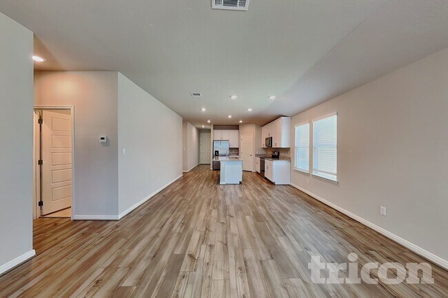 Building Photo - 13543 Paxton Blvd