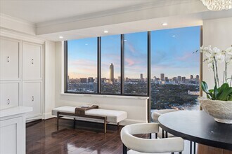 Building Photo - 15 Greenway Plz