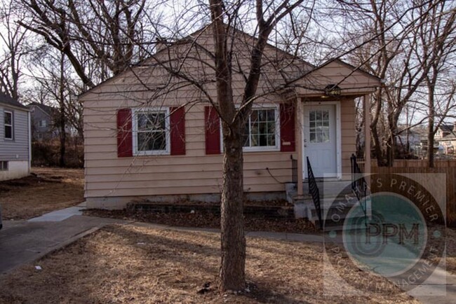 Building Photo - Cozy 2 bedroom house