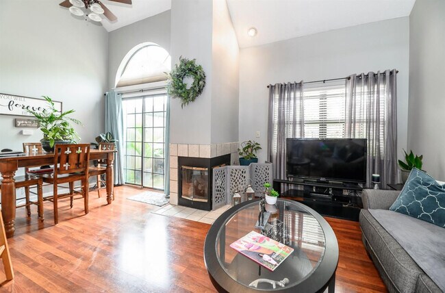 Foto del edificio - 307 Santa Fe Ct