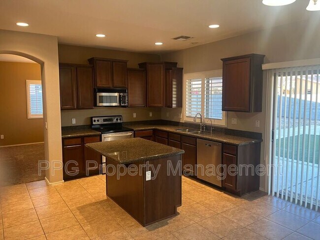 Foto del edificio - 16412 W Hope Dr