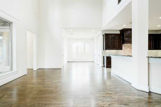 Foto del edificio - 1418 Du Barry Ln