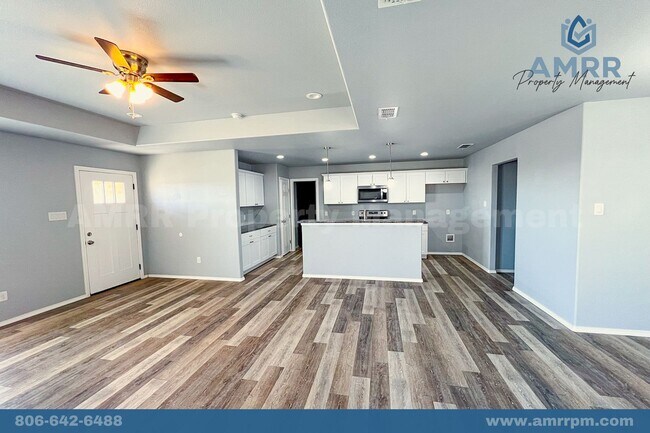 Foto del edificio - Beautiful 3-Bedroom House – A Place to Cal...