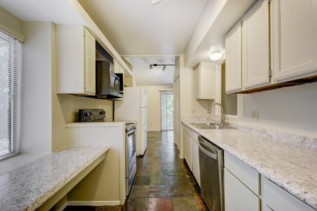 Building Photo - 2603 Bridgeway Ct