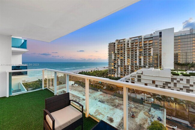 Building Photo - 2301 COLLINS Ave