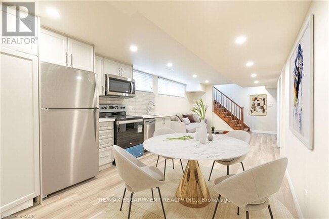 Photo du bâtiment - 73 Ofield Rd