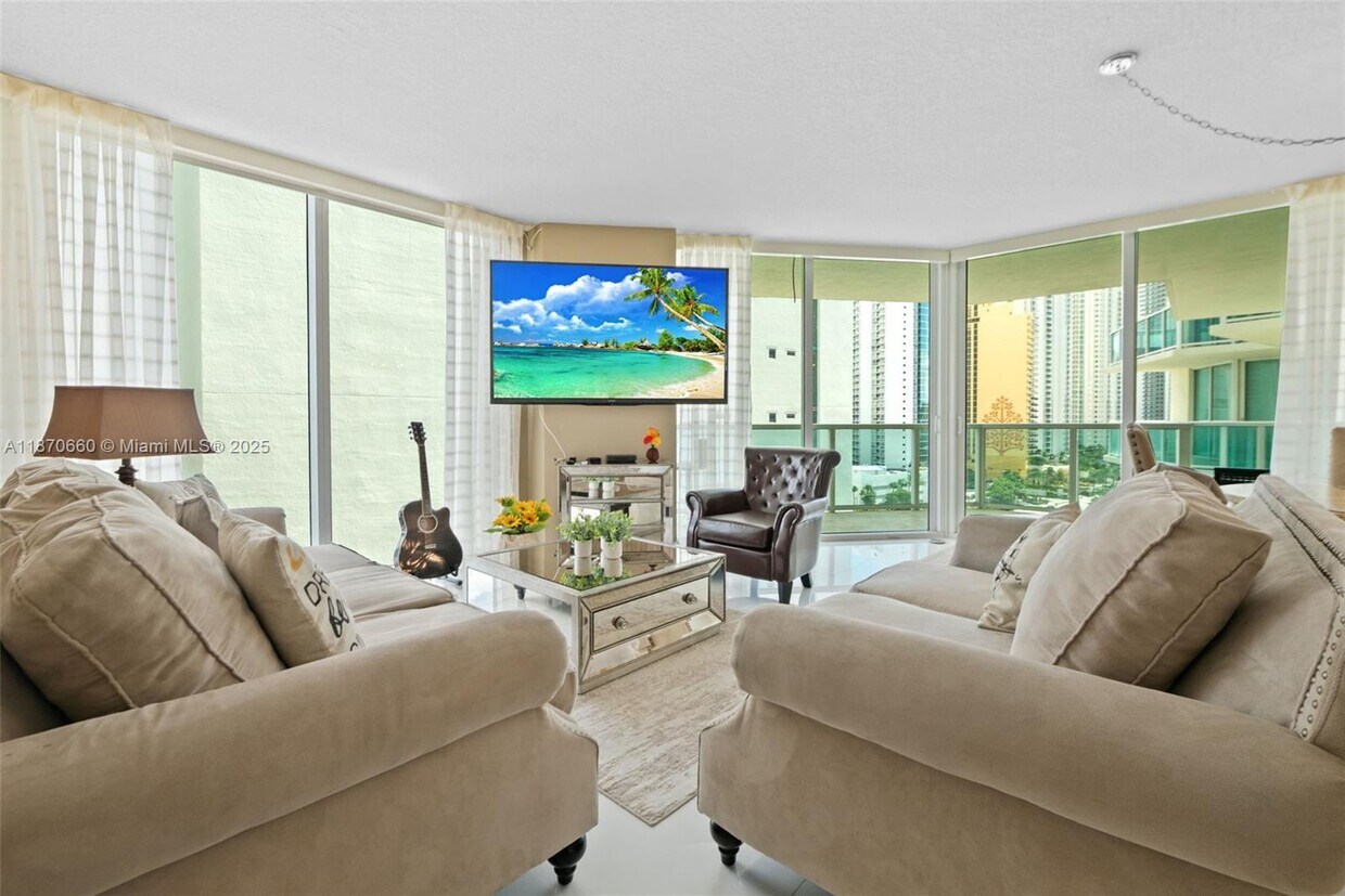 Foto principal - 150 Sunny Isles Blvd