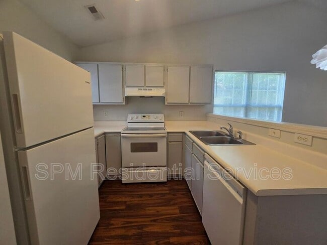 Photo - 324 Saint Rosea Rd Townhome
