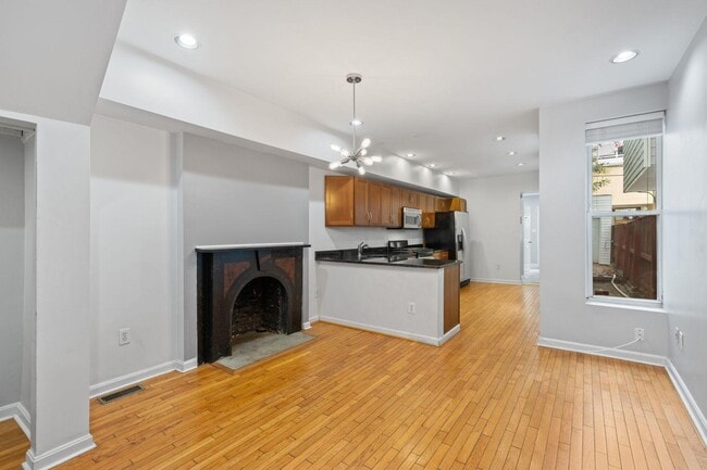 Building Photo - 1625 S Charles St
