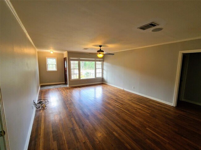 Building Photo - 5617 Shoal Creek Blvd