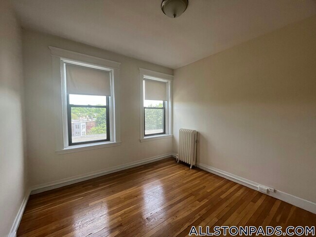 Building Photo - 1144 Commonwealth Ave