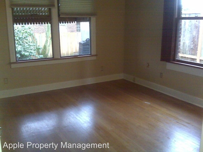 Building Photo - 3 br, 2 bath House - 2703 West Dravus St