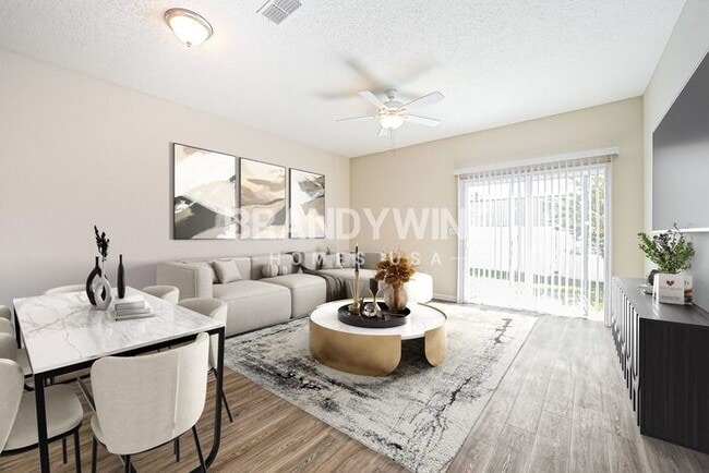 Foto del edificio - 451 Matilda Ln