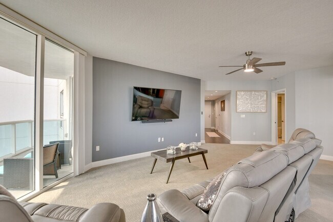 Foto del edificio - 241 Riverside Dr