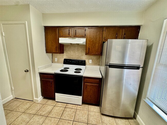 Building Photo - 10555 Turtlewood Ct