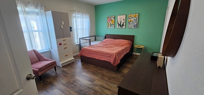 Foto del edificio - 4911 Key Lime Dr