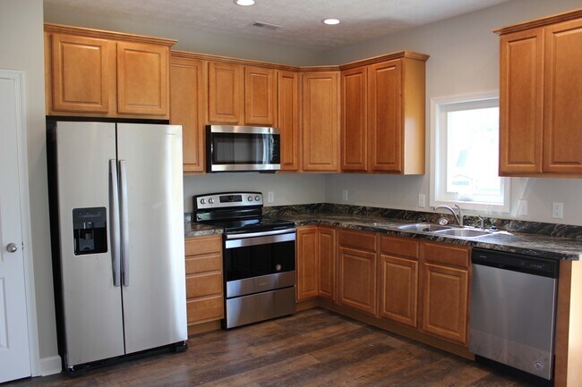 Foto del edificio - 163 Cedar Point Ln