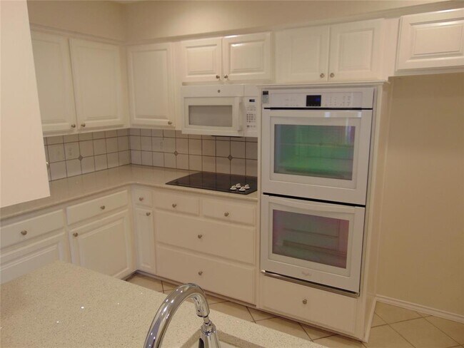 Building Photo - 9615 Moss Farm Ln