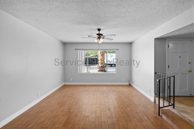 Building Photo - 3455 W Kaler Dr