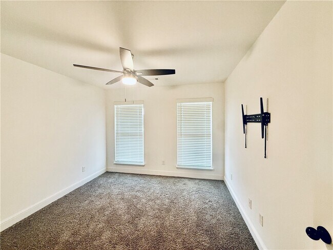 Building Photo - 424 NW 59th Ave