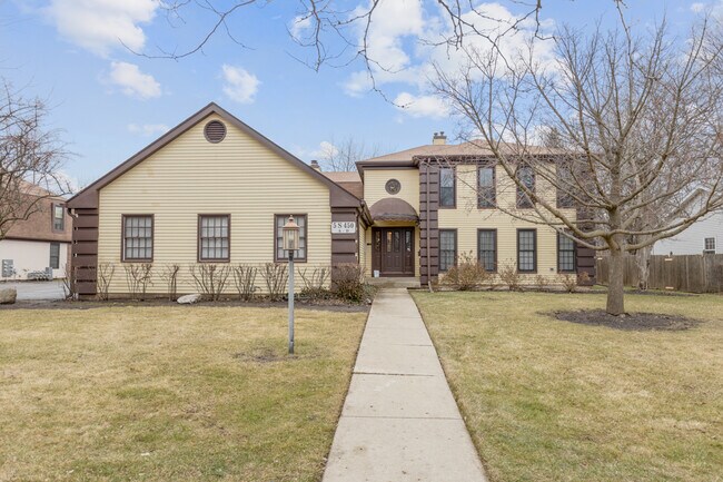 Building Photo - 5S530 Scots Dr