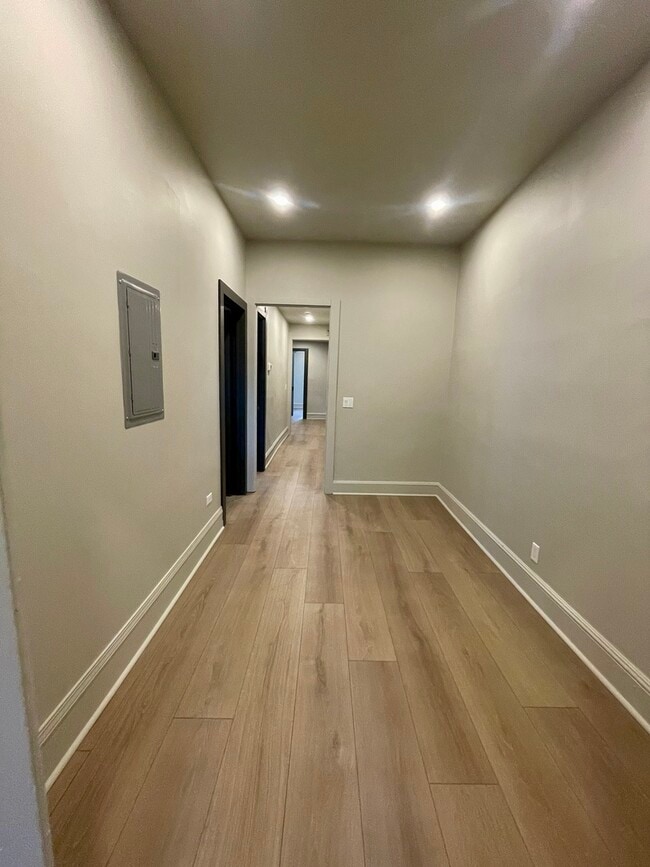 Foto del edificio - 1059 W Columbia Ave