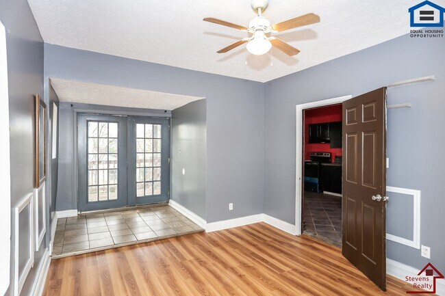 Foto del edificio - 912 W Scott Ave