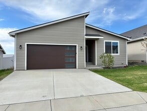 Building Photo - 842 Greenfield Dr
