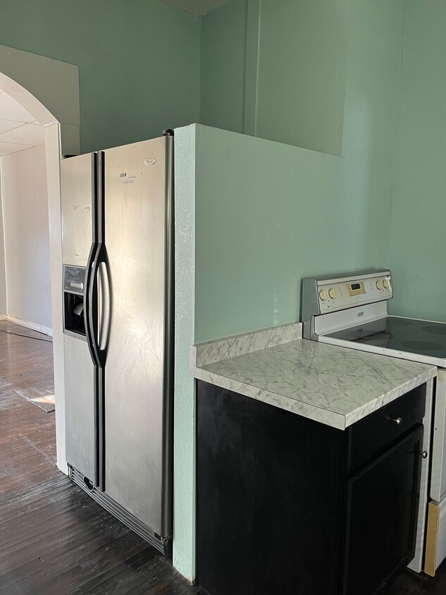 Building Photo - 400 E 11th Ave