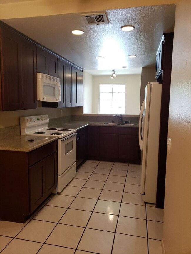Foto del edificio - The Bluffs at Fox Run!!! 3BR/2.5BA Rarely ...