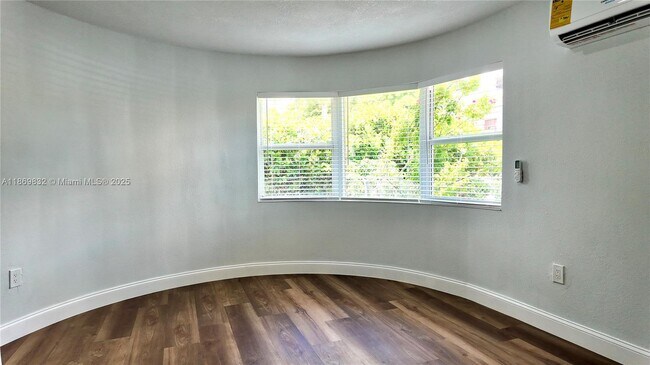 Foto del edificio - 3692 SW 9th Terrace