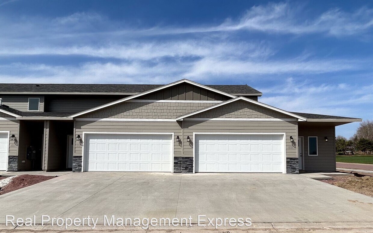 Primary Photo - 3 br, 2.5 bath House - 6012 E Copper Pl