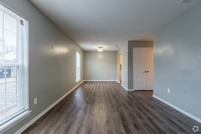 2BR, 2BA - 869SF - Lexington Apartments