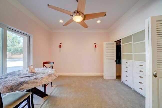 Foto del edificio - 1377 Knoll Rd