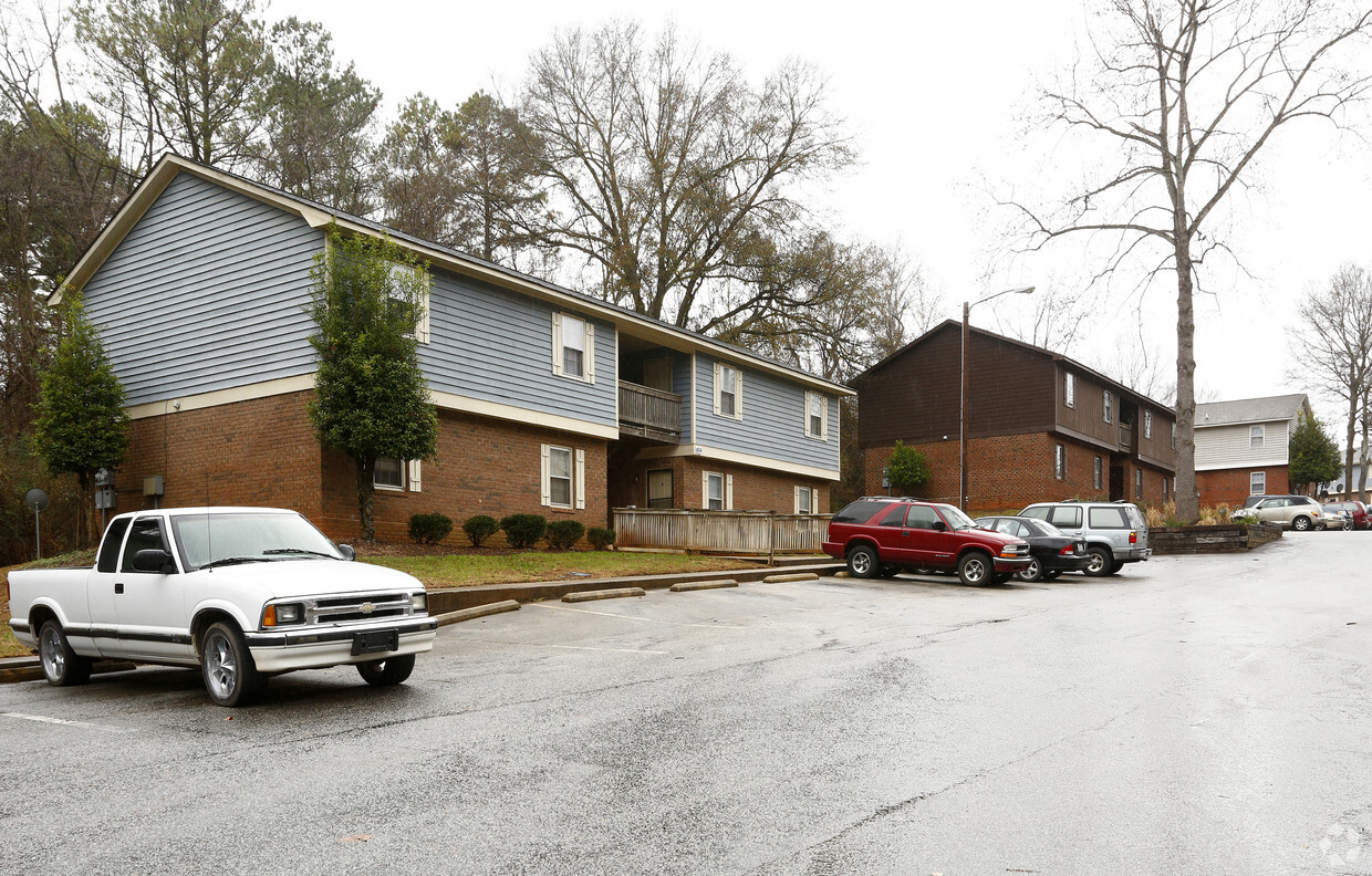 Park Creek - Park Creek Apartments