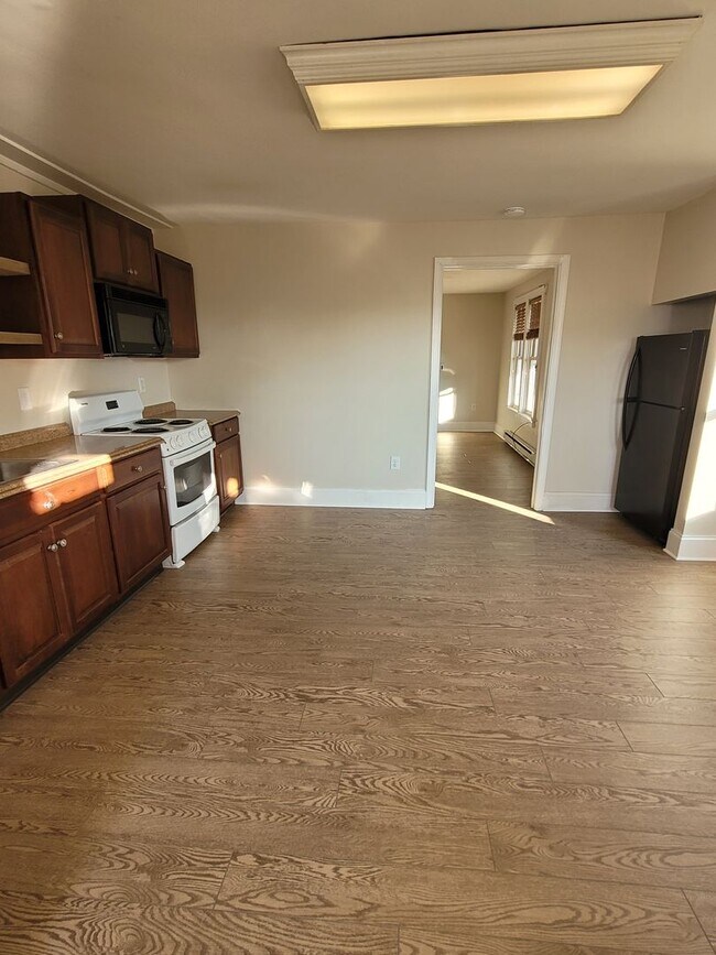 Foto del edificio - 984 W Main St