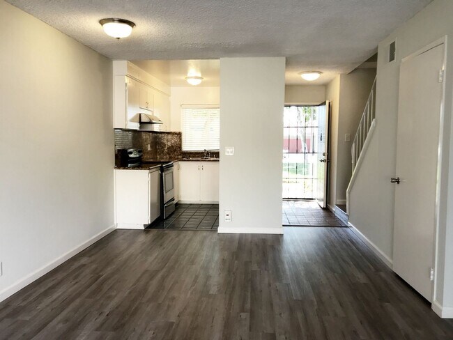 Building Photo - Quiet 2-Story Townhouse with 2-car garage ...