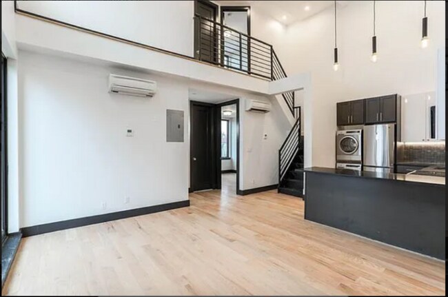 Building Photo - 561 4th Ave