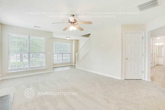 Building Photo - 4855 Larkspur Ln