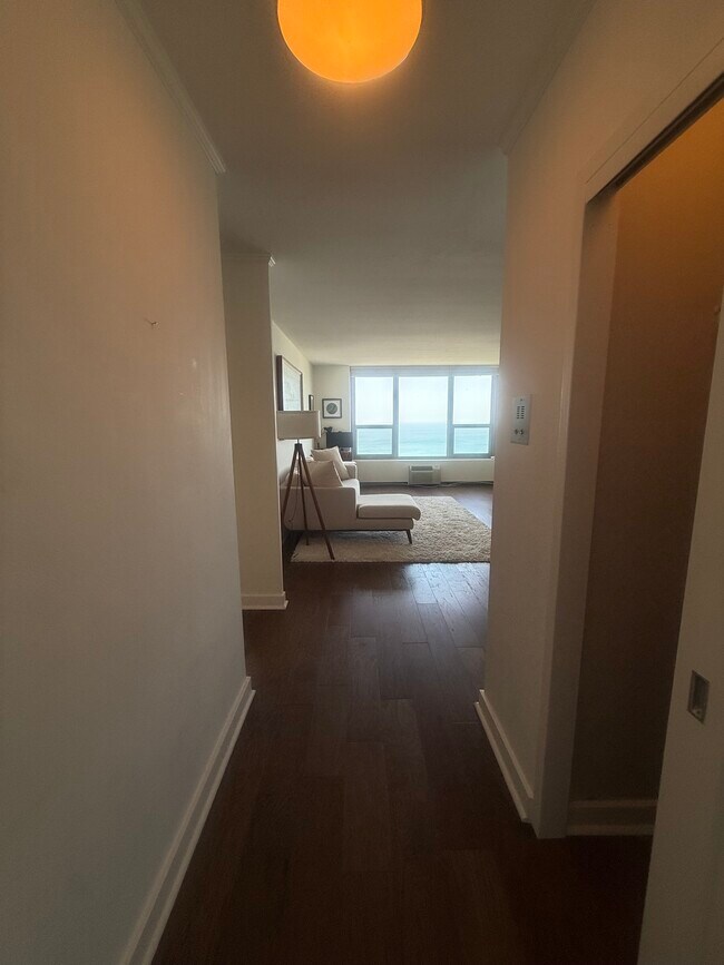 Foto del edificio - 1550 N Lake Shore Dr