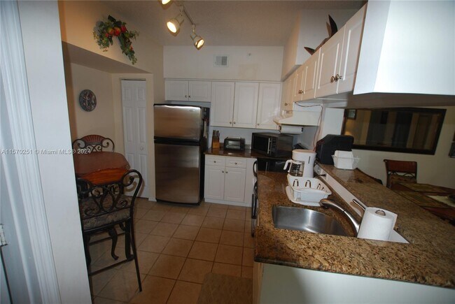 Building Photo - 1310 Tuscany Way