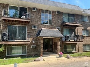 Building Photo - 215 Hale St