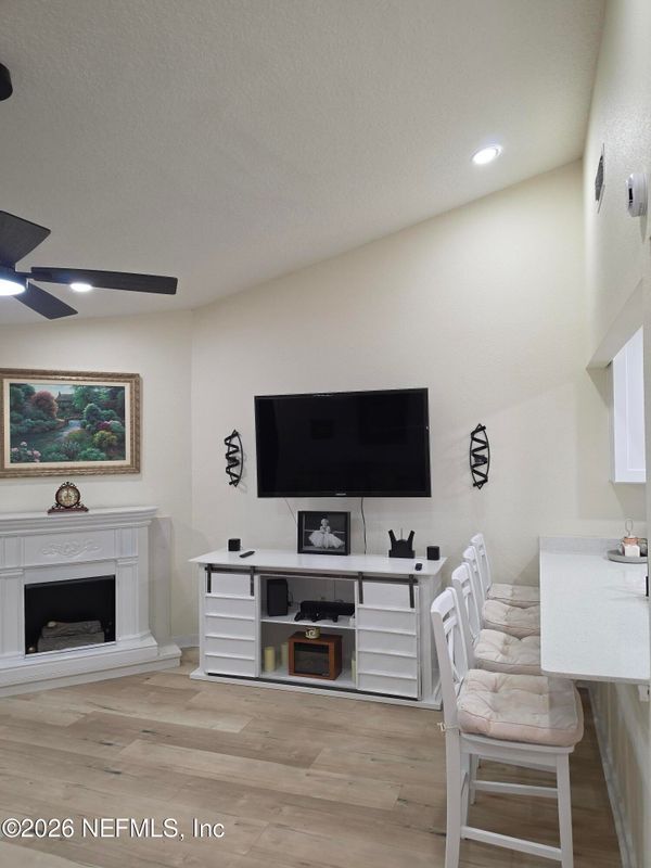 Foto del edificio - 7411 Colony Cove Ln