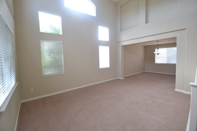 Building Photo - 3205 Lagunita Cir