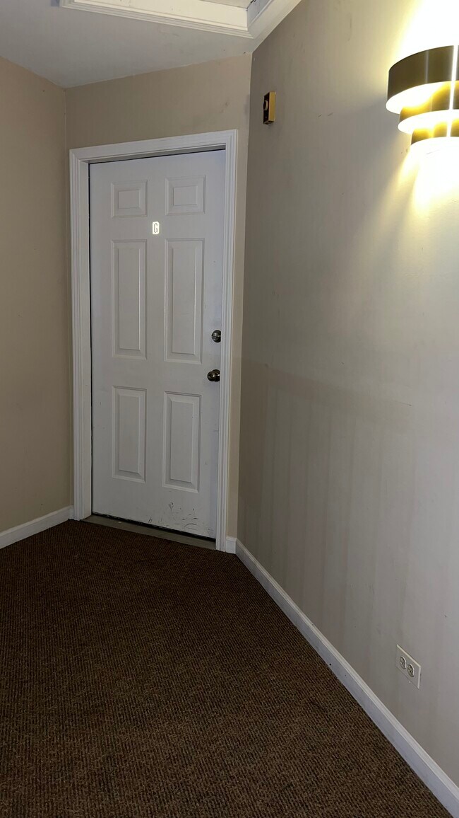 Building Photo - 475 Scots Dr