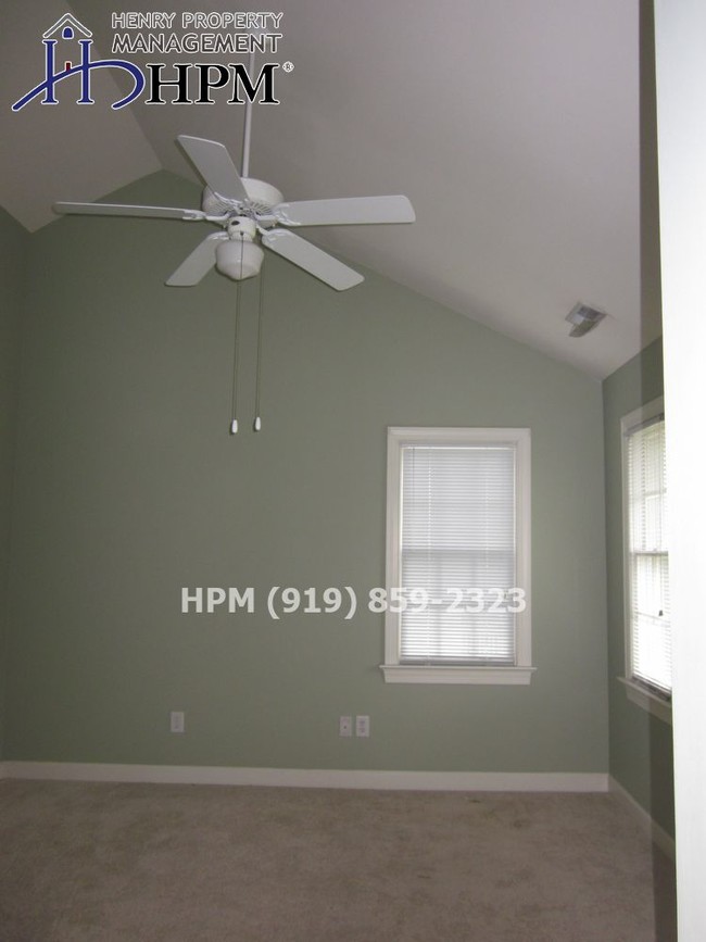 Building Photo - 102 Cary Pines Dr
