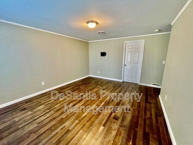 Building Photo - 3282 Ridge Rd Ext