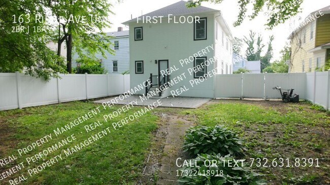 Foto del edificio - 163 Ridge Ave