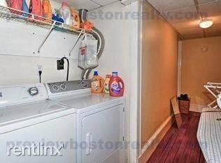 Foto del edificio - 16 Garrison Rd